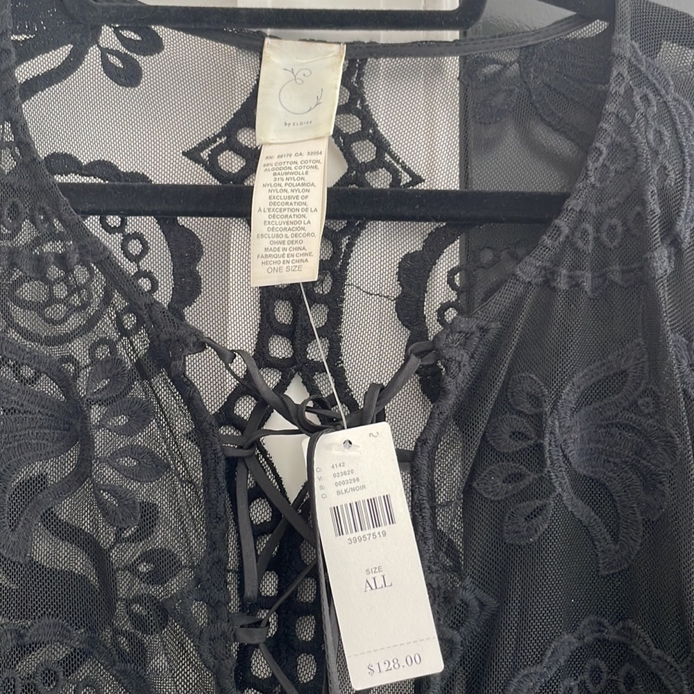 Lace tie front dress - Picture 2 of 5